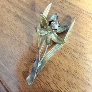 Vintage Floral Brooch with Pearl Accent